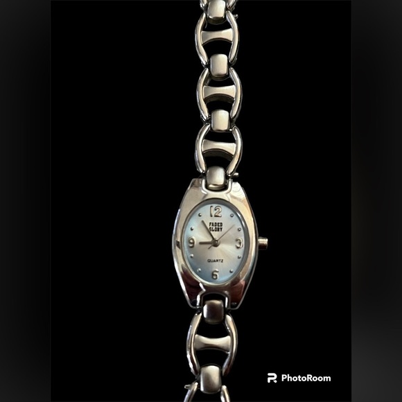 FADED Glory bracelet link watch - Picture 3 of 4